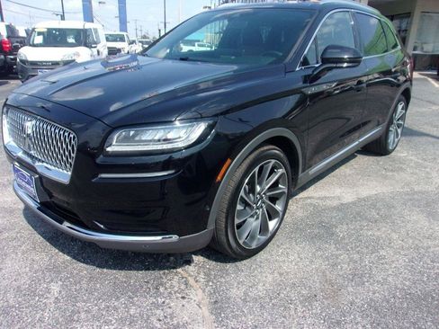 Used 2023 Lincoln Nautilus Reserve w/ Equipment Group 201A FWD image 2