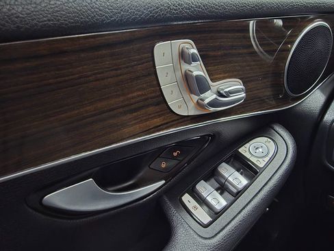 Used 2016 Mercedes-Benz GLC 300 image 19