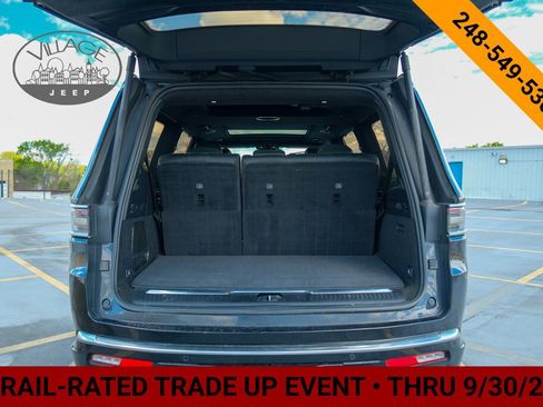 Used 2022 Jeep Grand Wagoneer Series III w/ Rear Seat Video Group 1 AWD/4WD image 7