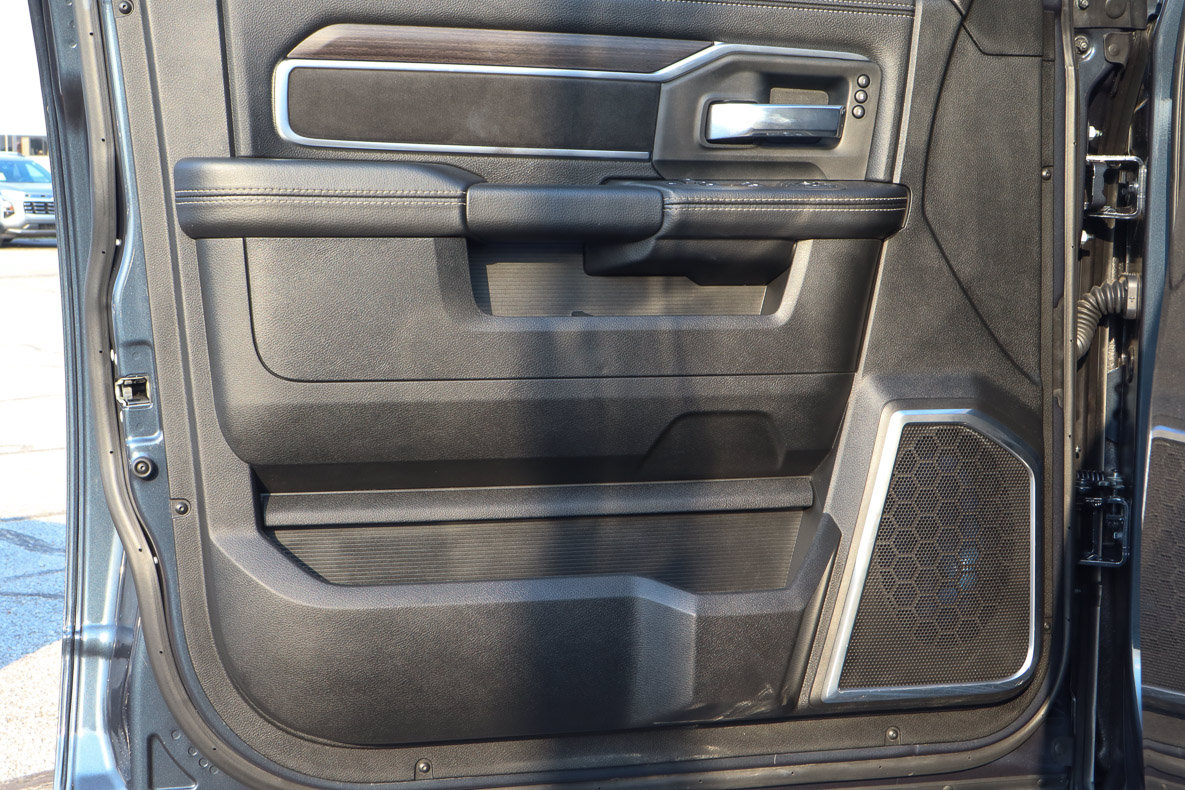 Used 2025 RAM 2500 Laramie AWD/4WD image 16