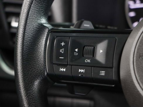 Used 2023 Nissan Rogue SV FWD image 13