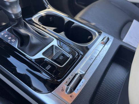 Used 2024 Kia Carnival SX image 18