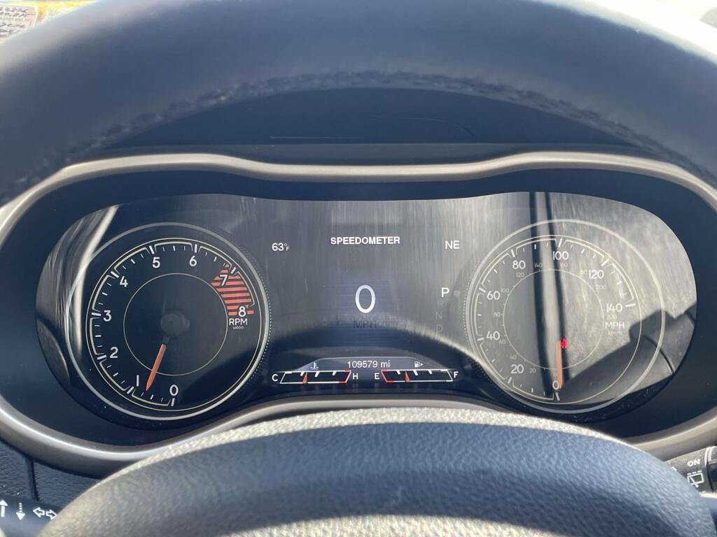 Used 2018 Jeep Cherokee Limited AWD/4WD image 3