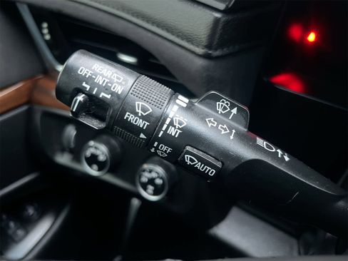 Used 2016 Cadillac Escalade Premium image 25