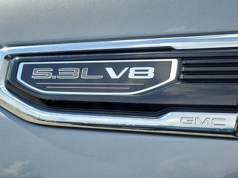 Used 2025 GMC Sierra 1500 SLT RWD image 10
