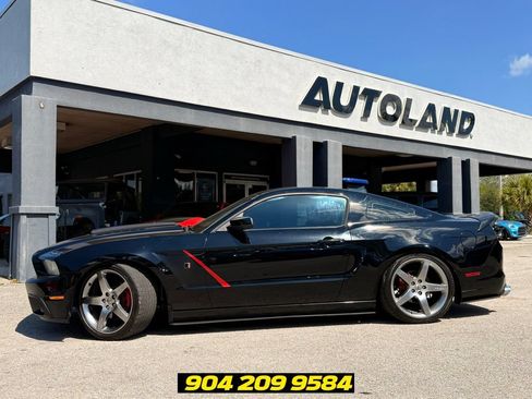 Used 2013 Ford Mustang GT Premium RWD image 4