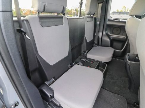 Used 2019 Toyota Tacoma 2WD Access Cab image 23