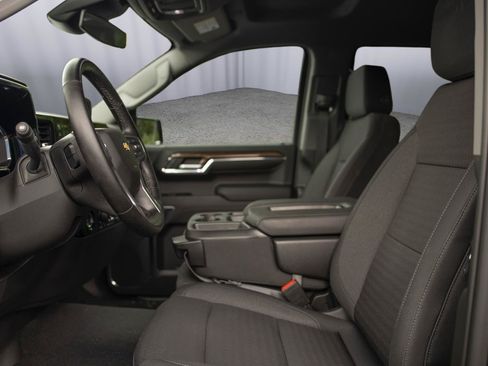 Used 2023 Chevrolet Silverado 1500 LT AWD/4WD image 2