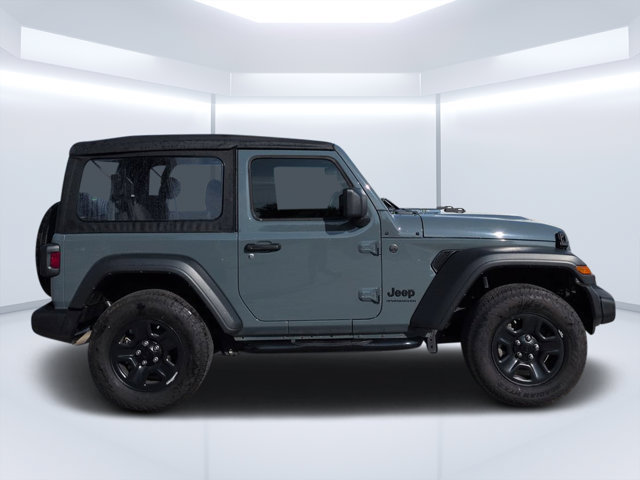 Used 2025 Jeep Wrangler Sport AWD/4WD image 2