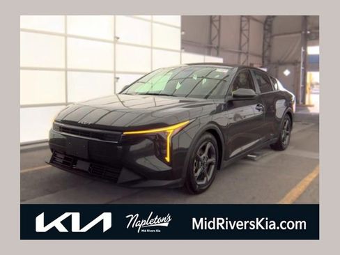 Used 2025 Kia K4 FWD image 1