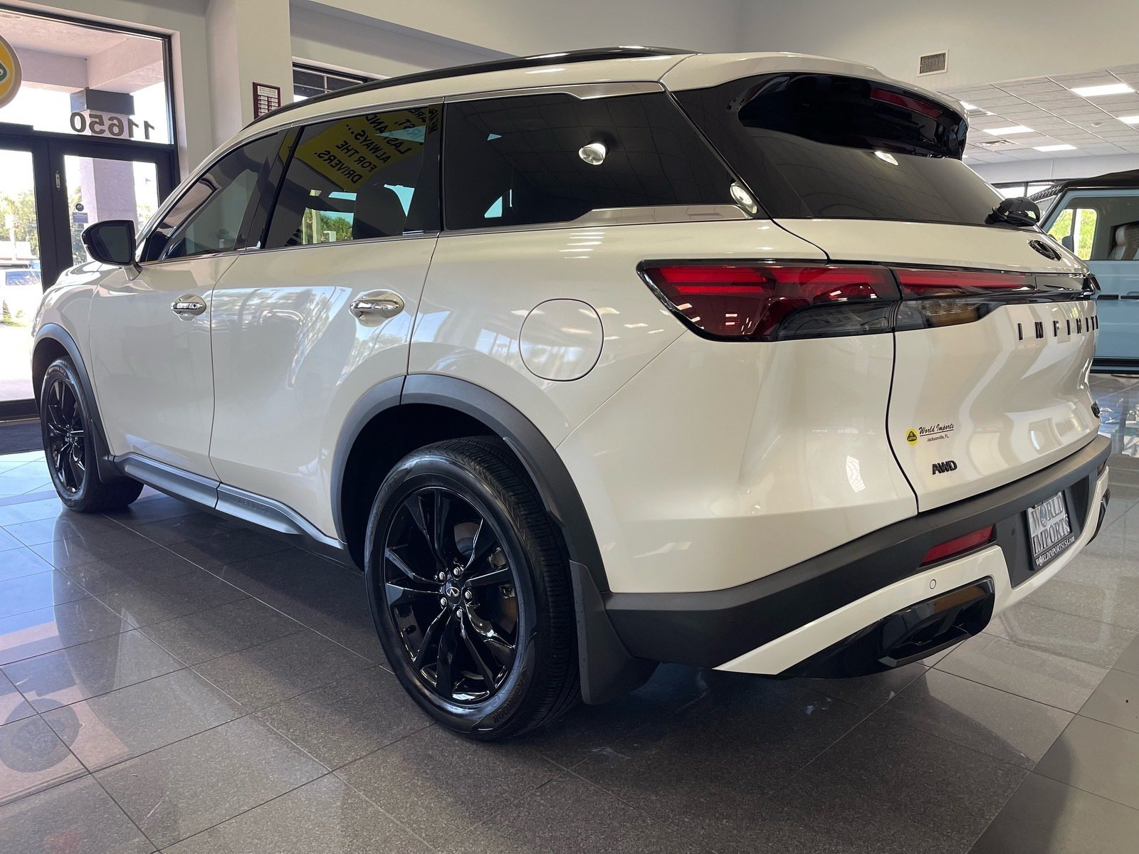 Used 2025 INFINITI QX60 Luxe w/ Black Edition AWD/4WD image 3