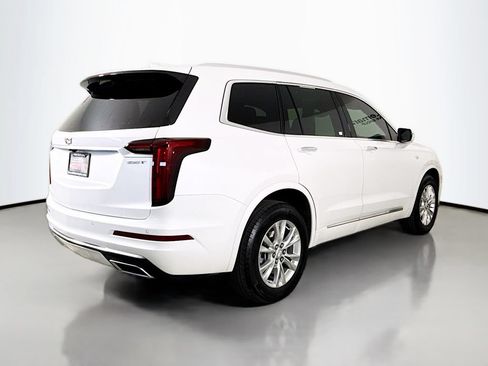 Used 2025 Cadillac XT6 Luxury FWD image 9