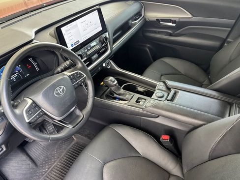 Used 2024 Toyota Grand Highlander AWD Hybrid image 10