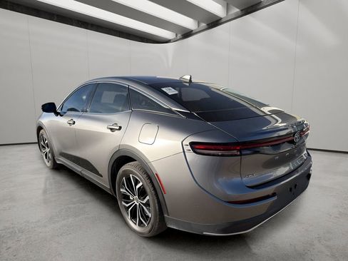 Used 2023 Toyota Crown XLE image 5