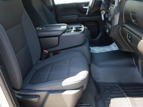 Used 2021 Chevrolet Silverado 2500 Custom w/ Custom Convenience Package AWD/4WD image 19