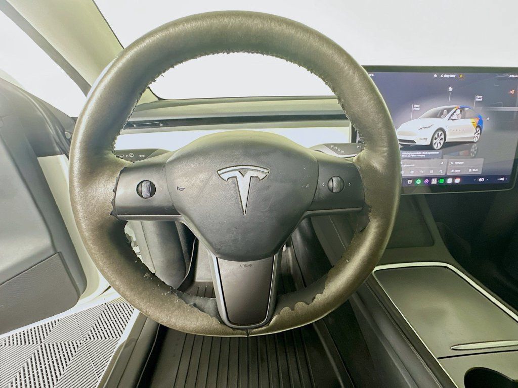 Used 2024 Tesla Model Y Long Range AWD/4WD image 14