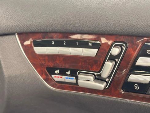 Used 2010 Mercedes-Benz CL 550 4MATIC image 19