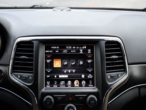 Used 2017 Jeep Grand Cherokee Limited w/ Luxury Group II image 24