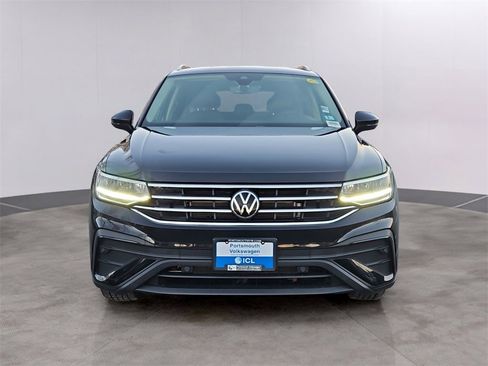 Used 2022 Volkswagen Tiguan SE image 2