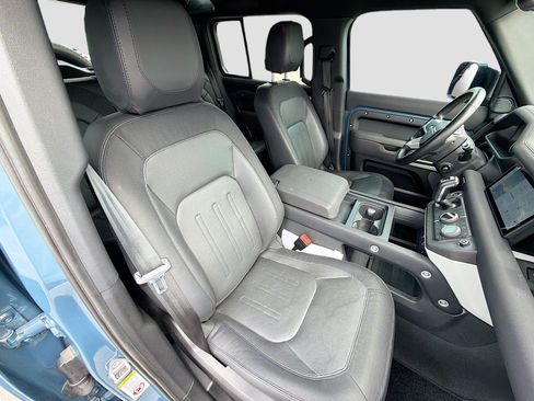 Used 2022 Land Rover Defender 110 X-Dynamic SE AWD/4WD image 13