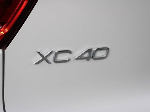 Used 2023 Volvo XC40 B5 Ultimate w/ Protection Package Premier AWD/4WD image 19