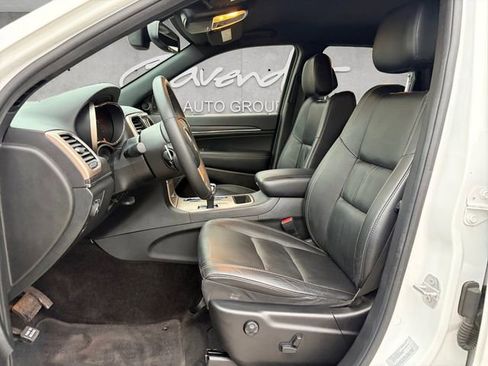 Used 2015 Jeep Grand Cherokee Limited image 19