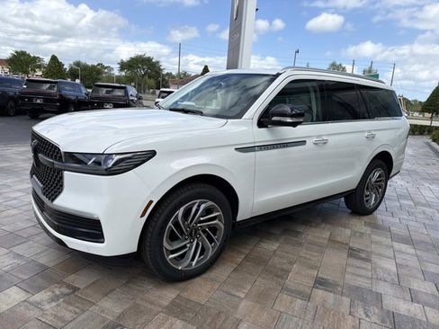 New 2026 Lincoln Navigator Reserve AWD/4WD image 5