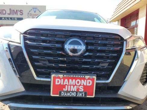 Used 2022 Nissan Kicks S image 11