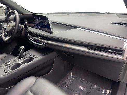 Used 2024 Cadillac XT4 Premium Luxury image 52