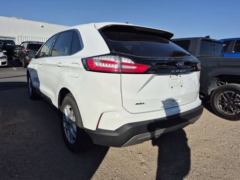 Used 2024 Ford Edge SEL AWD/4WD image 9