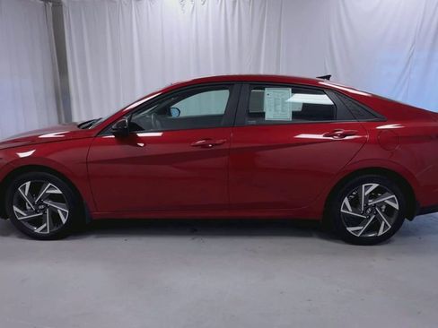 Used 2025 Hyundai Elantra Sport image 5