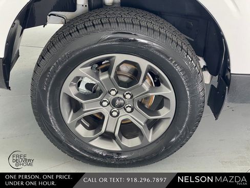 Used 2023 Ford Maverick XLT image 11