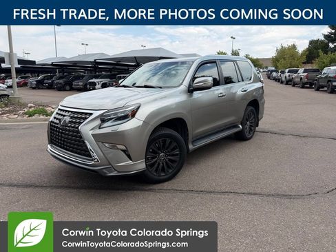 Used 2023 Lexus GX 460 Premium w/ Accessory Package AWD/4WD image 3