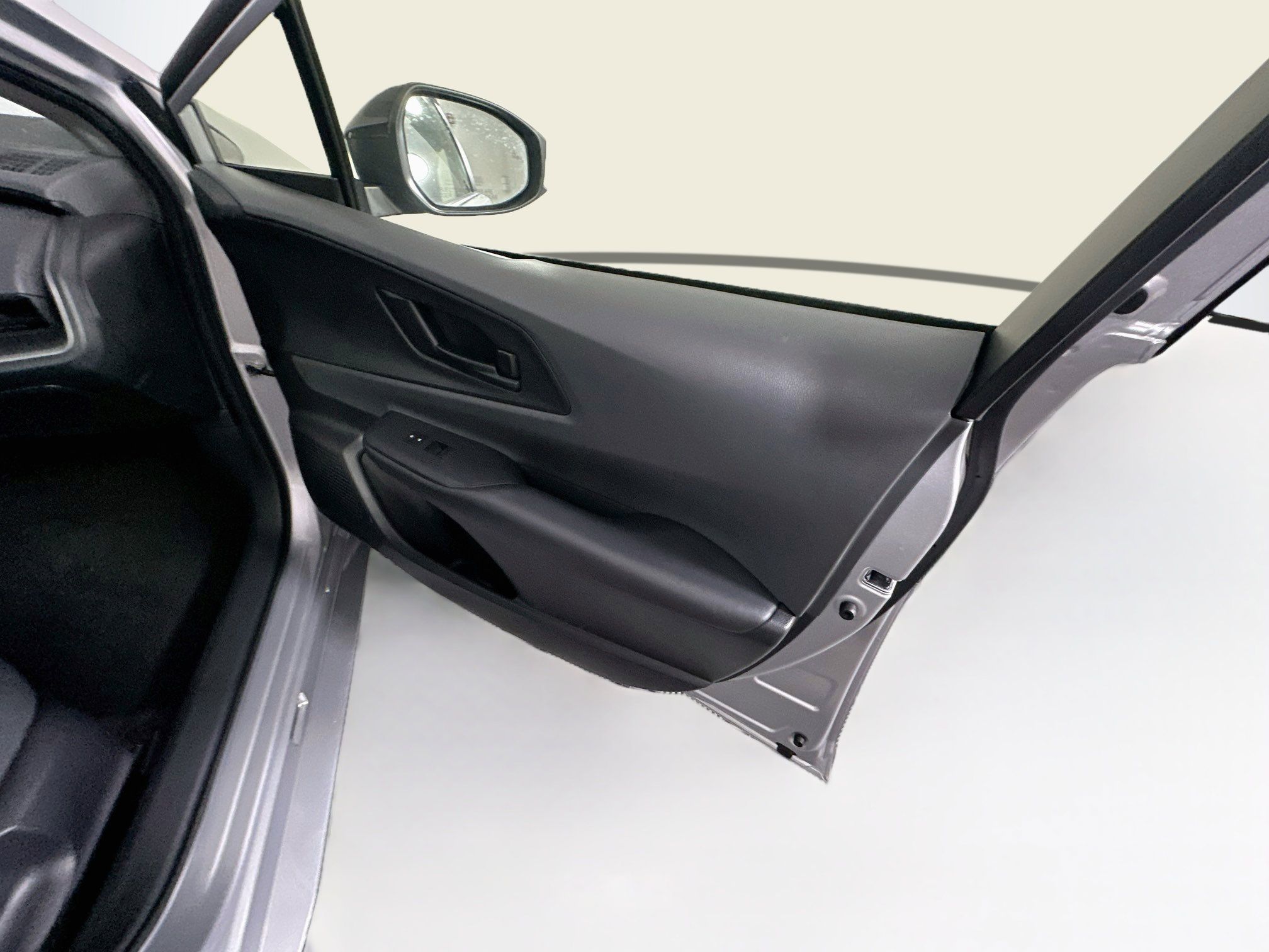 Used 2025 Toyota Prius LE FWD image 31