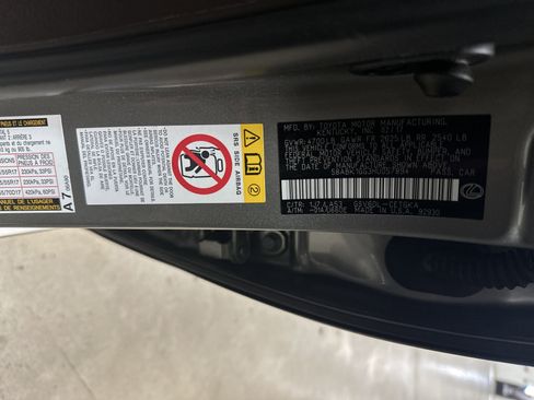 Used 2017 Lexus ES 350 w/ Navigation System Package image 35