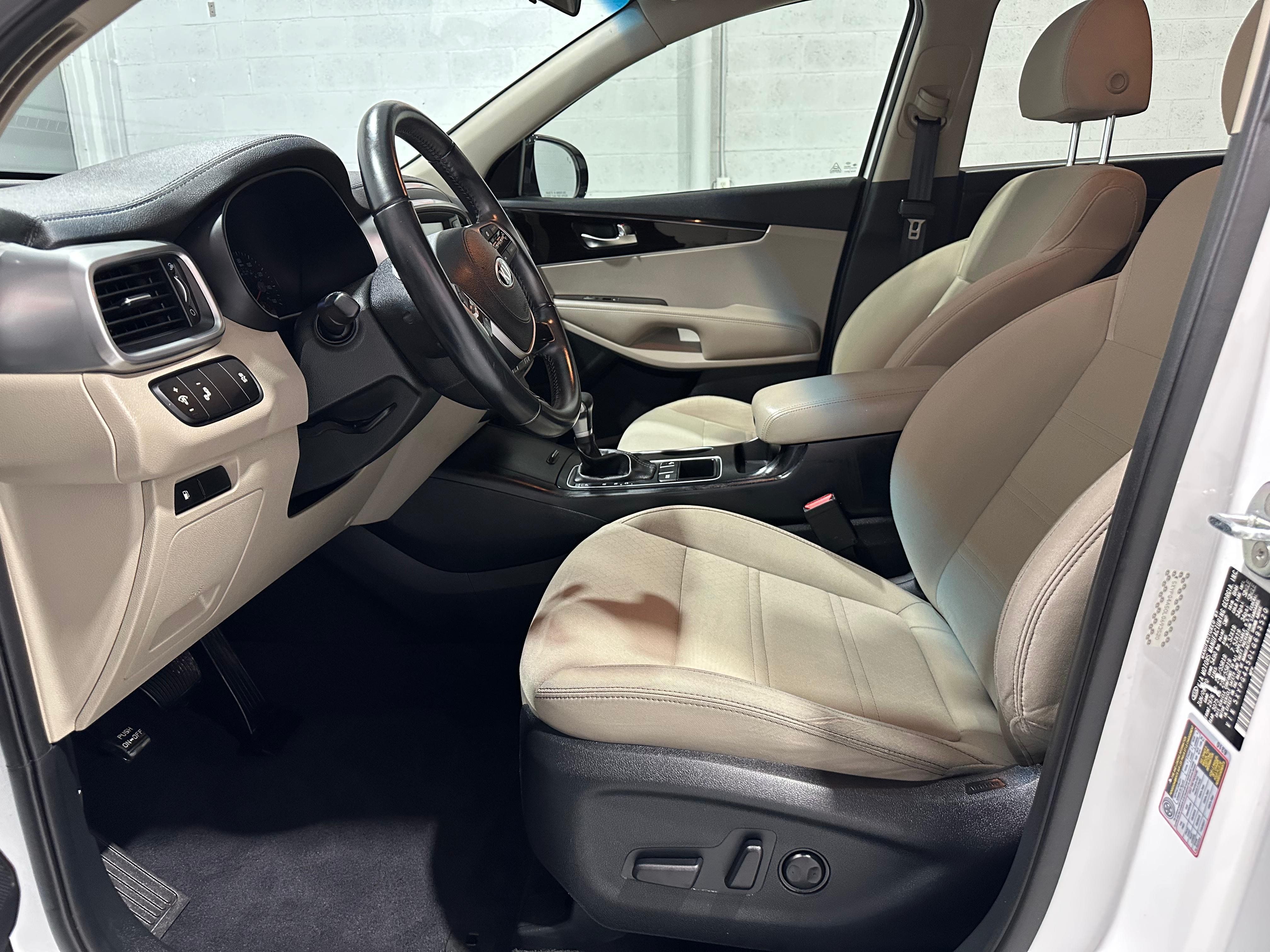 Used 2020 Kia Sorento S FWD image 10