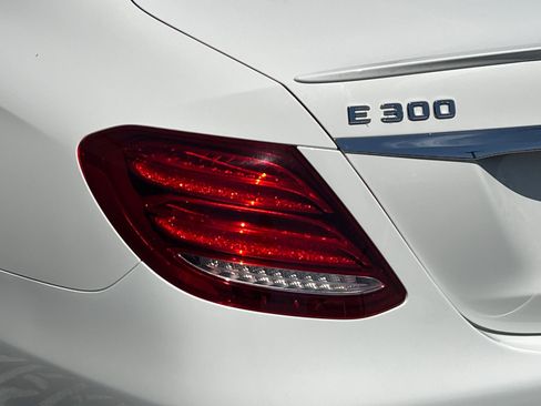 Used 2019 Mercedes-Benz E 300 image 27