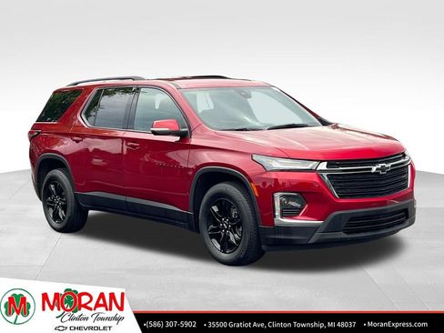 Used 2023 Chevrolet Traverse LT FWD image 9