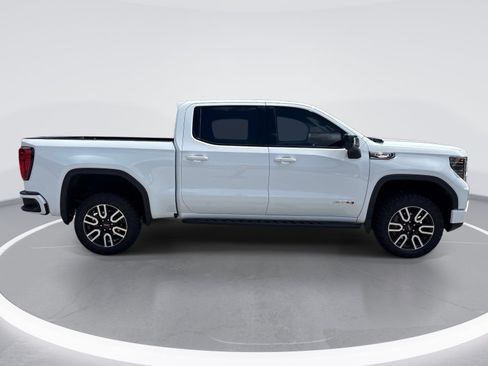 Used 2024 GMC Sierra 1500 AT4 w/ Technology Package AWD/4WD image 9