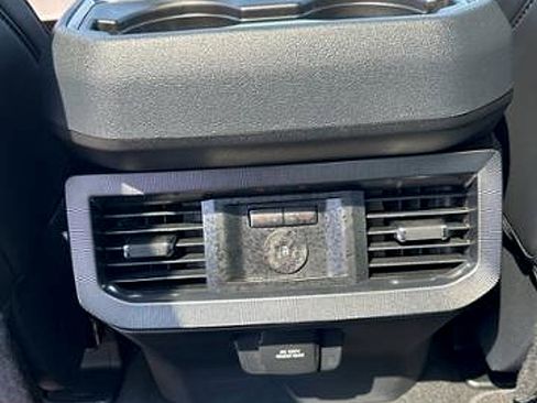 Used 2025 Ford F250 Platinum image 32