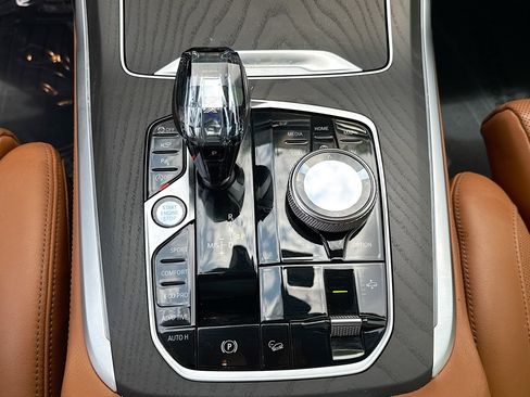 Used 2022 BMW X7 M50i w/ Executive Package AWD/4WD image 32