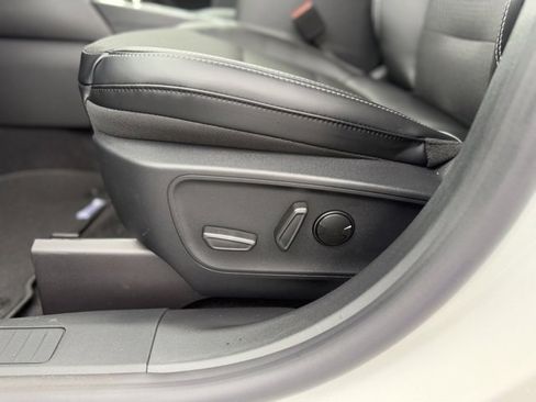 New 2025 Ford Escape SE image 11