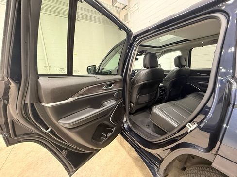 Used 2023 Jeep Grand Cherokee 30th Anniversary AWD/4WD image 28