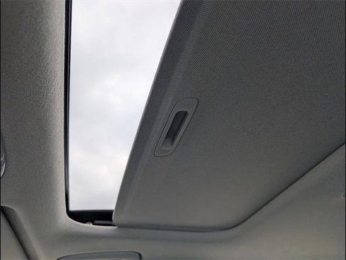 Used 2023 Hyundai Elantra Limited image 24