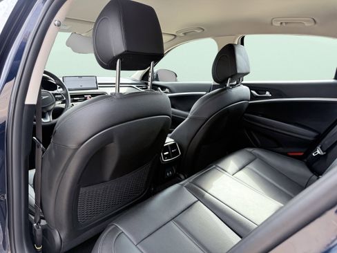 Used 2026 Genesis G70 2.5T image 33