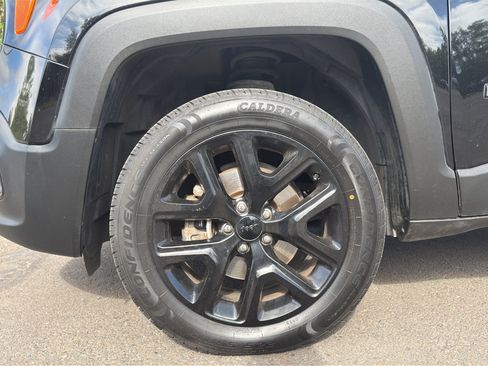 Used 2017 Jeep Renegade Altitude AWD/4WD image 6