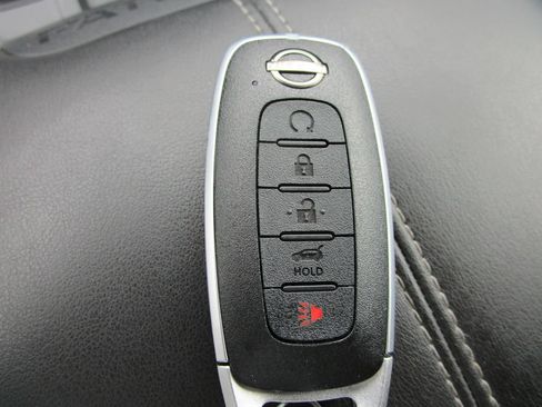 Used 2024 Nissan Pathfinder SL FWD image 43