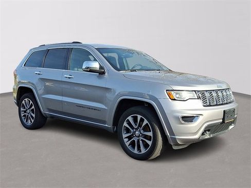 Used 2017 Jeep Grand Cherokee Overland image 3