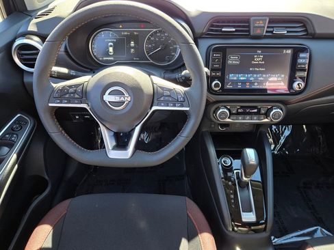New 2025 Nissan Versa SR w/ Trunk Package image 8
