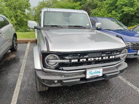 Used 2024 Ford Bronco Outer Banks AWD/4WD image 18
